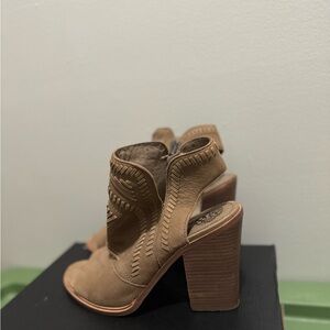 Open Toe HeelBoot 
 Cow Girl Look 
Size 10